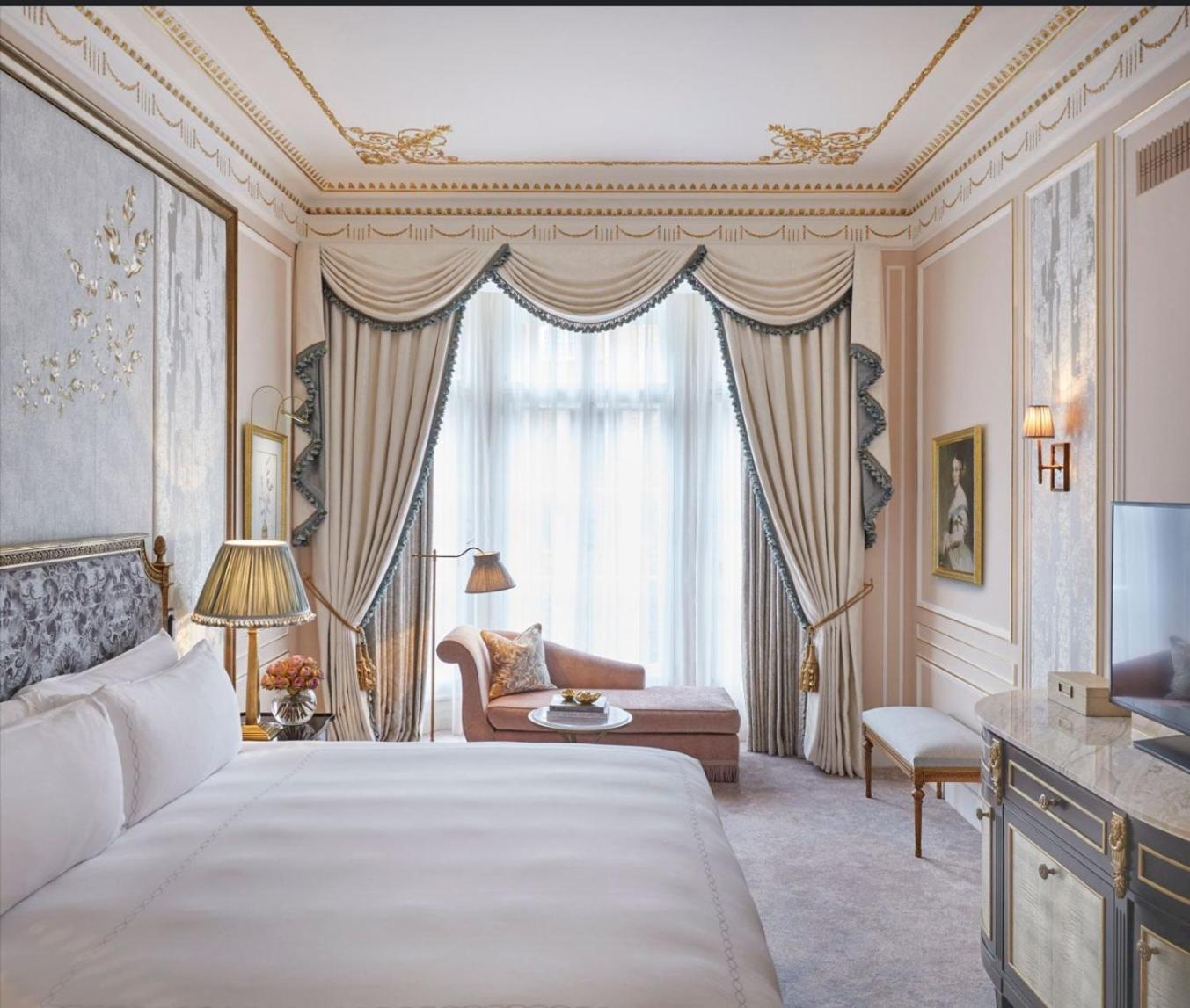 Hotel Empress Madani Palace Surrey Exteriér fotografie